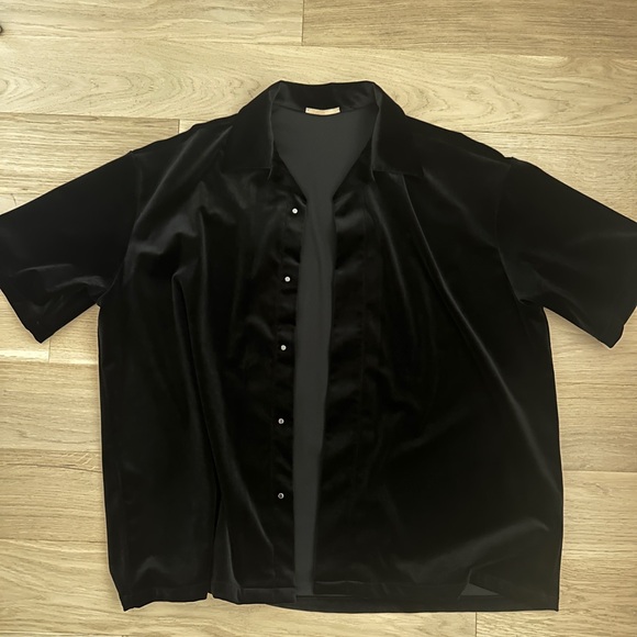 Tops - Nice Rice black velvet metallic button shirt